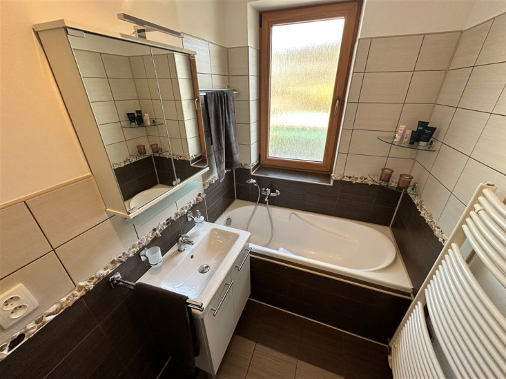 Pronájem bytu 2+1 (54 m2) s balkonem, zahradou a garáží, Vítězství, Děčín XXXIII - Nebočady